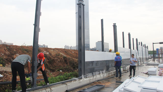 東莞厚街竹園路鋼結(jié)構(gòu)圍擋安裝效果-東莞-深圳市大通建材有限公司鋼圍擋生產(chǎn)定制廠家